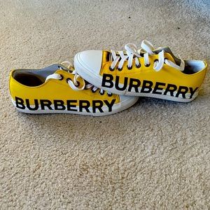Like new Burberry sneakers